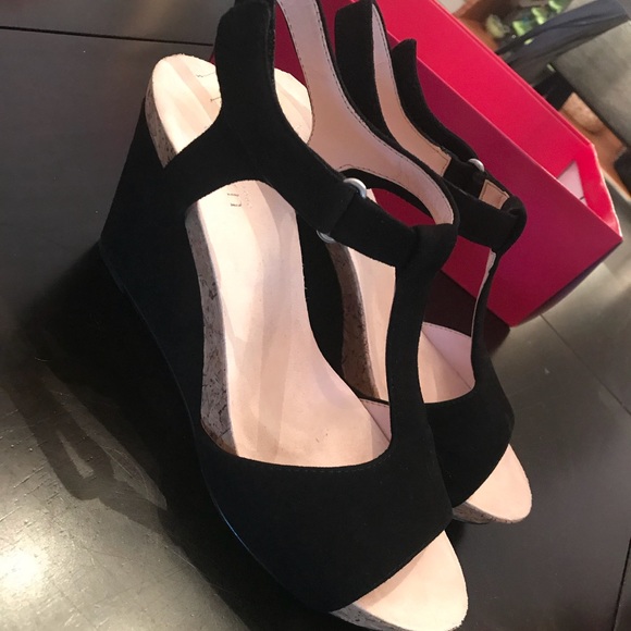 Taryn wedge heel - size 8 in black 🐼 - Picture 2 of 5